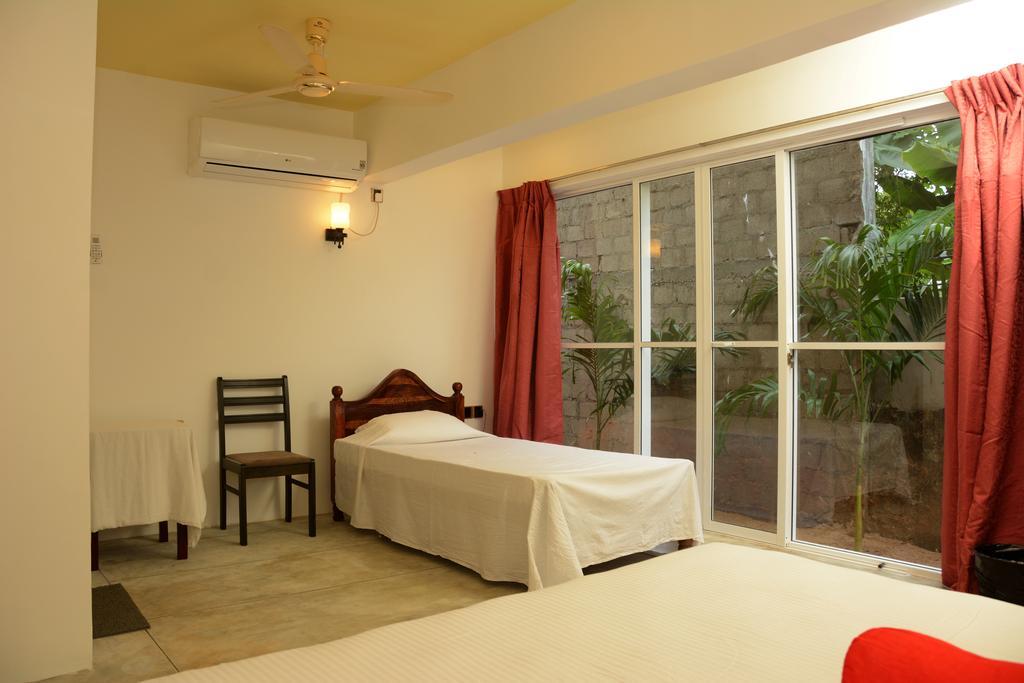 Hotel Tobiko Trincomalee Exterior foto