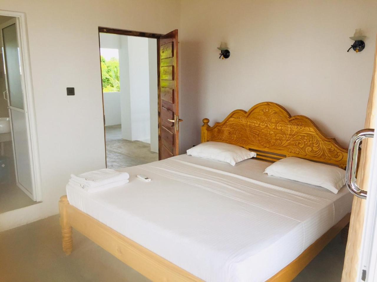 Hotel Tobiko Trincomalee Exterior foto